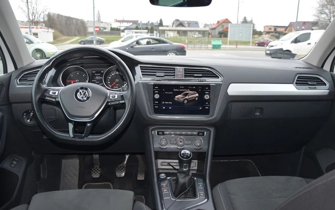 Volkswagen Tiguan cena 97500 przebieg: 47150, rok produkcji 2018 z Poznań małe 79